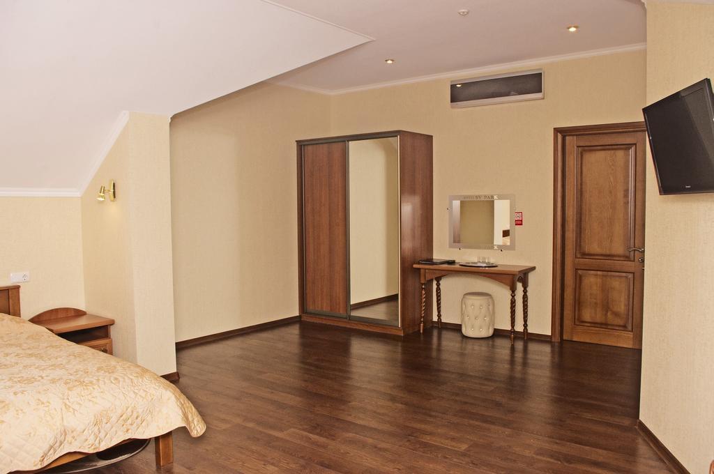 Sv Park Hotel Jarkov Exterior foto